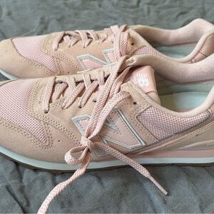 RARE NWOT NEW BALANCE PINK 996 SIZE 8